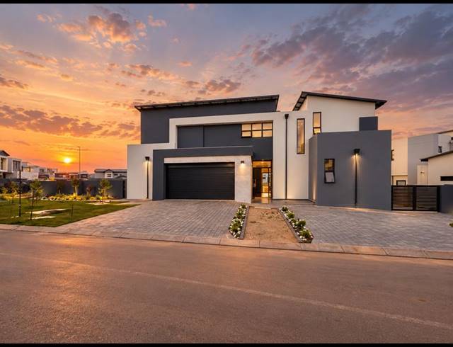 5 BEDROOM HOUSE FOR SALE IN MIDSTREAM HEIGHTS